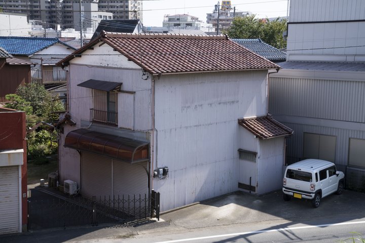 2. 東京都江戸川区にお住まいのM様が、「父が経営していた会社名義の倉庫兼事務所を売却し、会社を閉じる道筋をつけられた事例」会社名義の倉庫兼事務所